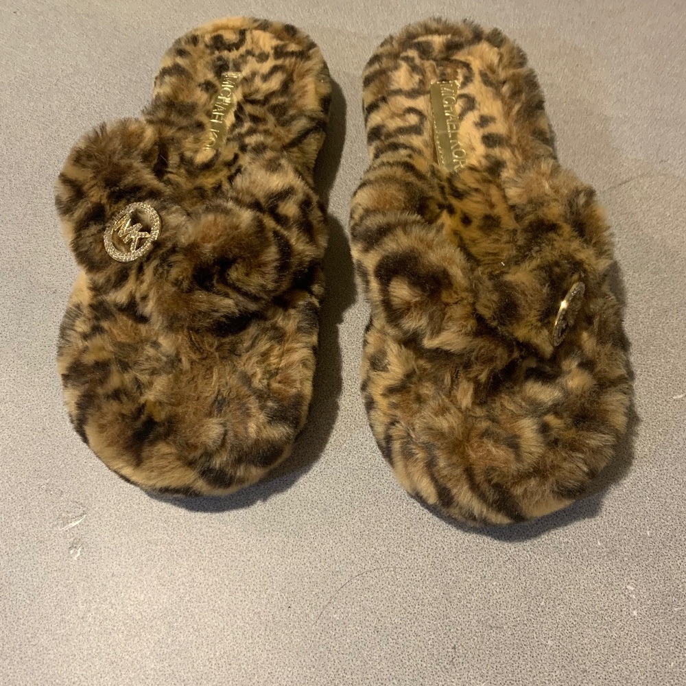 Michael Kors Leopard Embellished Furry Slippers sz L (8-9)